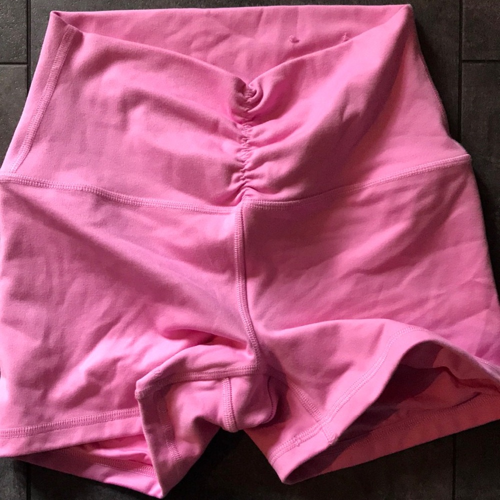 Grilly High-Waist Pink Scrunch Active Shorts